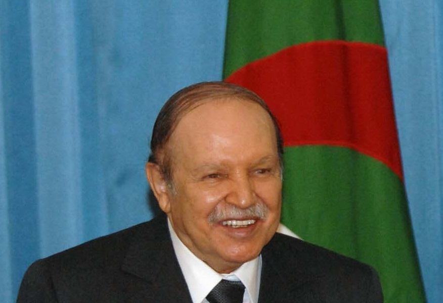Le président Bouteflika renouvelle sa confiance en le peuple algérien. New Press